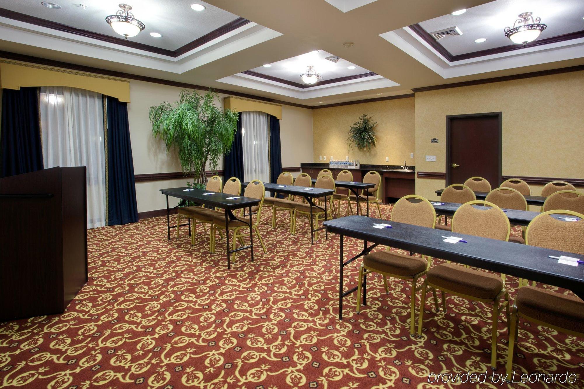 Holiday Inn Express & Suites Wharton By Ihg Facilidades foto
